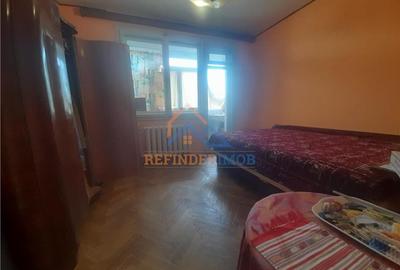 Apartament cu 3 camere semidecomandat în Central - 1