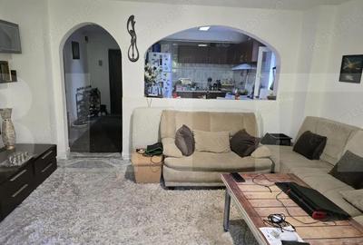 Apartament cu 3 camere decomandat în Girocului - 3