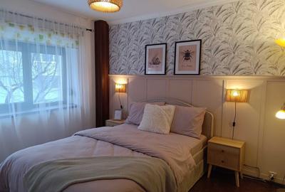 Apartament cu 3 camere semidecomandat, mobilat în Dristor