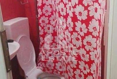 Garsoniera in zona Complexului Studentesc, etaj intermediar - 4