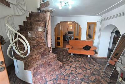 Casă individuală cu 12 camere cu Canalizare în Ultracentral - 5