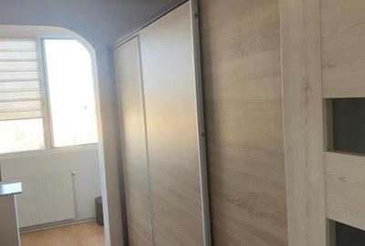 Apartament cu 3 camere, semidecomandat - zona Calea Bucurest - 14