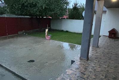 Casă cu 3 camere cu Teren 300 Mp în Lumina