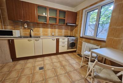 Casă cu 4 camere cu Teren 400 Mp în Central - 2