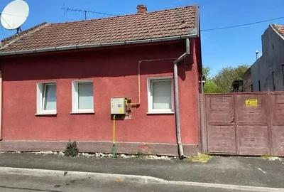 Casă cu Teren 350 Mp în Central