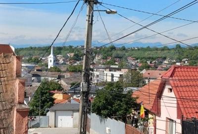 Casa de vanzare, cu 3 camere, 85 mp, 151 mp teren, zona centrala Turda