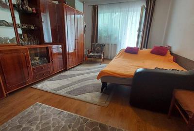 Apartament cu 2 camere decomandat în Plopilor
