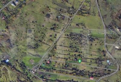 Teren de 2327 mp, în Borhanci