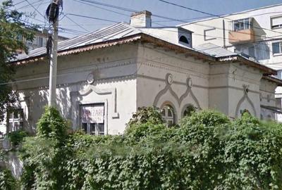 Casă cu 6 camere în Oltenița
