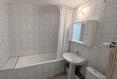 Apartament cu 2 camere decomandat în Berceni