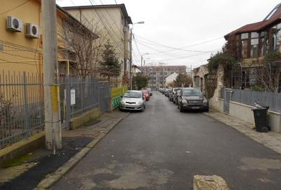 Casă cu 5 camere decomandat în Faleza Nord - 1