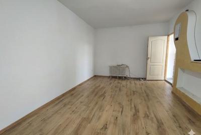Casă cu 3 camere în Colentina - 1