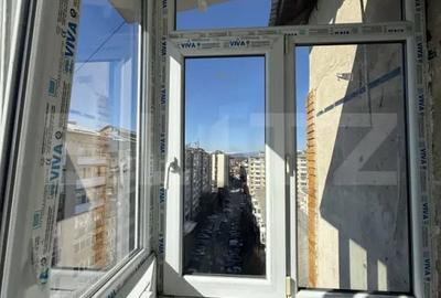 Apartament cu 3 camere decomandat în Micro 4 - 7