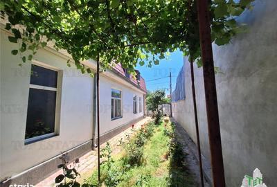 Casă cu 3 camere cu Canalizare în Central - 4