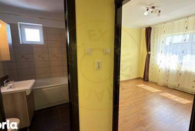 Apartament cu 3 camere semidecomandat în Central - 14
