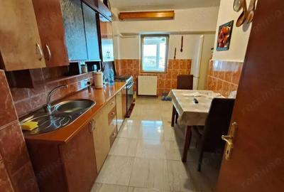 Apartament 3 camere situat in centrul ora?ului Targu Jiu, pe pietonala - 18