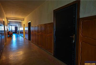 Spațiu comercial, de 9,000 mp, în Central - 14