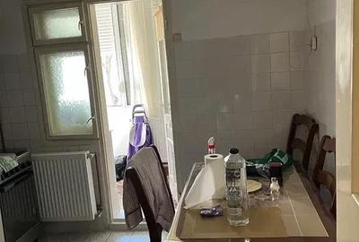 Apartament cu 3 camere decomandat în Soarelui