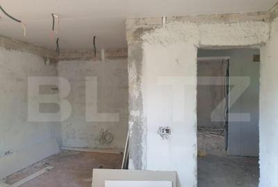 Casă cu 7 camere cu Teren 1000 Mp în Central