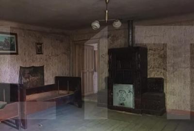 Casa taraneasca cu 3 camere, Turia Jos, - 3