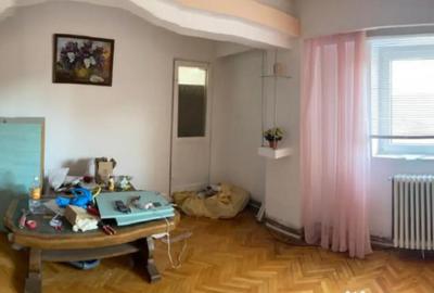 Apartament cu 3 camere decomandat, mobilat în Central - 1