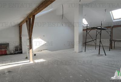 Duplex cu 4 camere cu Canalizare în Central - 15