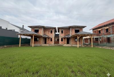 Casă cu 4 camere în Moșnița Nouă - 2