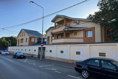 Casă individuală cu 11 camere în Brâncoveanu
