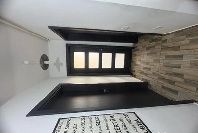 Apartament cu 3 camere decomandat în Central - 1