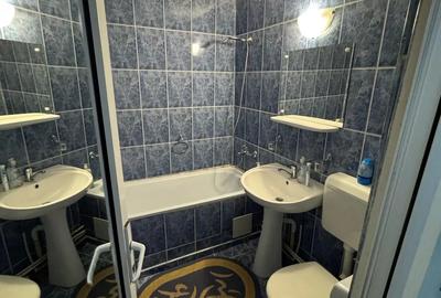 Vand apartament cu 2 camere, zona Ro?iori cu ?colilor - 2