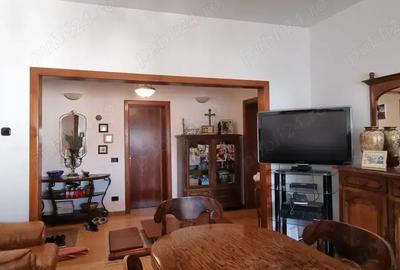 Apartament cu 5 camere in zona centrala - 3