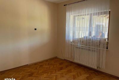 Casă cu 4 camere cu Teren 170 Mp în Central - 2