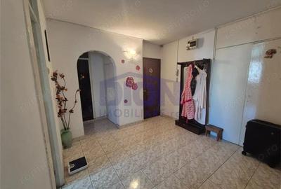 Apartament cu 4 camere semidecomandat în Brâncoveanu