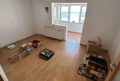 De vanzare apartament cu 2 camere cu balcon, pe Bd Roman Musat, 52.000 euro - 2