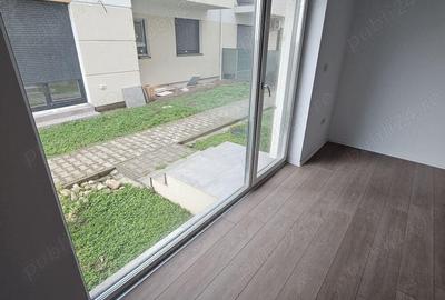 Spațiu comercial, de 56 mp, în Central - 4