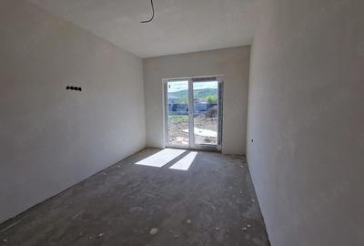 Casă cu 7 camere cu Teren 600 Mp în Central - 1