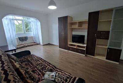 Nicolina, Ap. 2 camere, decomandat, etaj 1