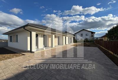 Casă individuală cu 4 camere cu Canalizare în Micești - 1