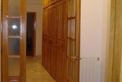 Vila cu 2 etaje,  an 2000 , Dorobanti, Floreasca, singur curte, 2 garaje - 2
