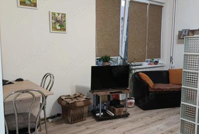 Inchiriez garsoniera in zona centrului universitar-300 euro Inchiriez garsoniera in zona centrului universitar-300 euro - 1