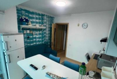 Apartament cu 2 camere semidecomandat, mobilat în Central
