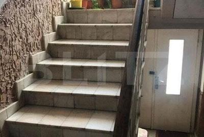 Casă cu 8 camere cu Teren 627 Mp în Fratelia - 2