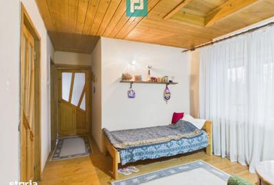 Casă cu 6 camere cu Teren 3000 Mp în Central