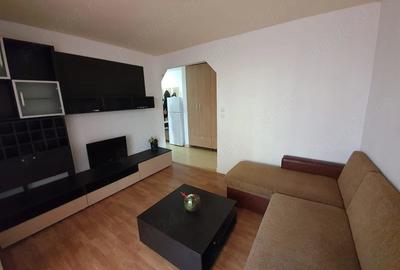 Apartament cu 2 camere decomandat în Fratelia