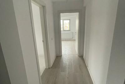 Apartament cu 4 camere decomandat în George Enescu - 2
