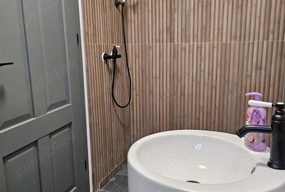 Casă cu Teren 2034 Mp în Mândruloc - 8