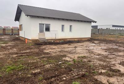 Casă cu 4 camere în Moșnița Nouă - 3