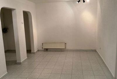 Spațiu comercial, de 52 mp, în Central - 3