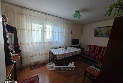 Apartament cu 3 camere decomandat în Alexandru cel Bun