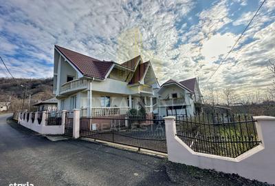 Casă cu 6 camere cu Teren 1650 Mp în Central - 1